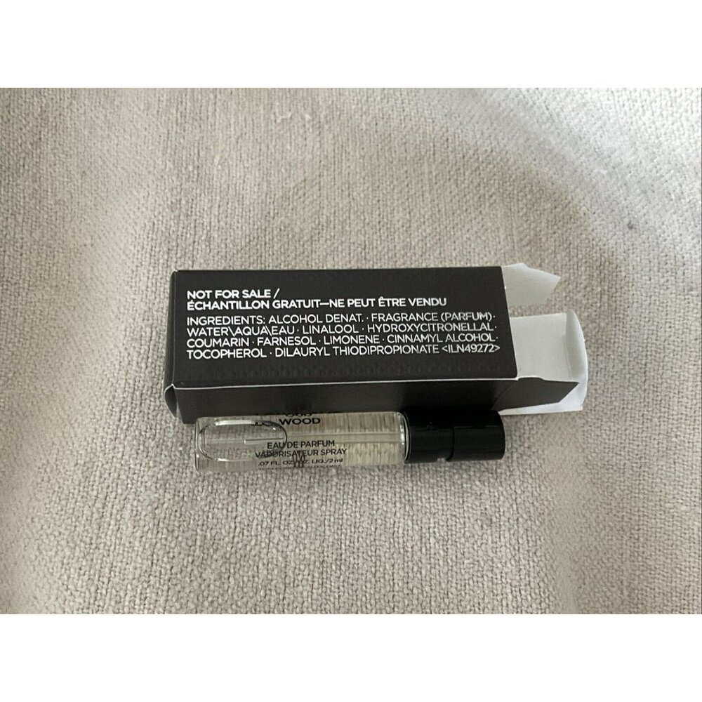 TOM FORD- Oud Wood 2ML Sample New In Box Eau De Parfumerie .07 Oz - Picture 3 of 3
